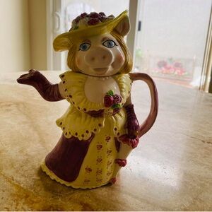 1980’s Miss Piggy Teapot~